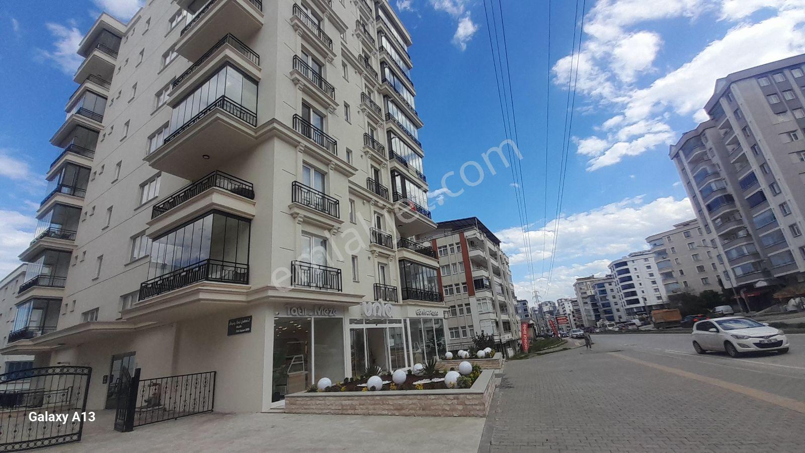 19 Mayıs Bulvarı Kurumsal Kiracılı Satılık 288 M² Köşe Dükkan - Görsel 8
