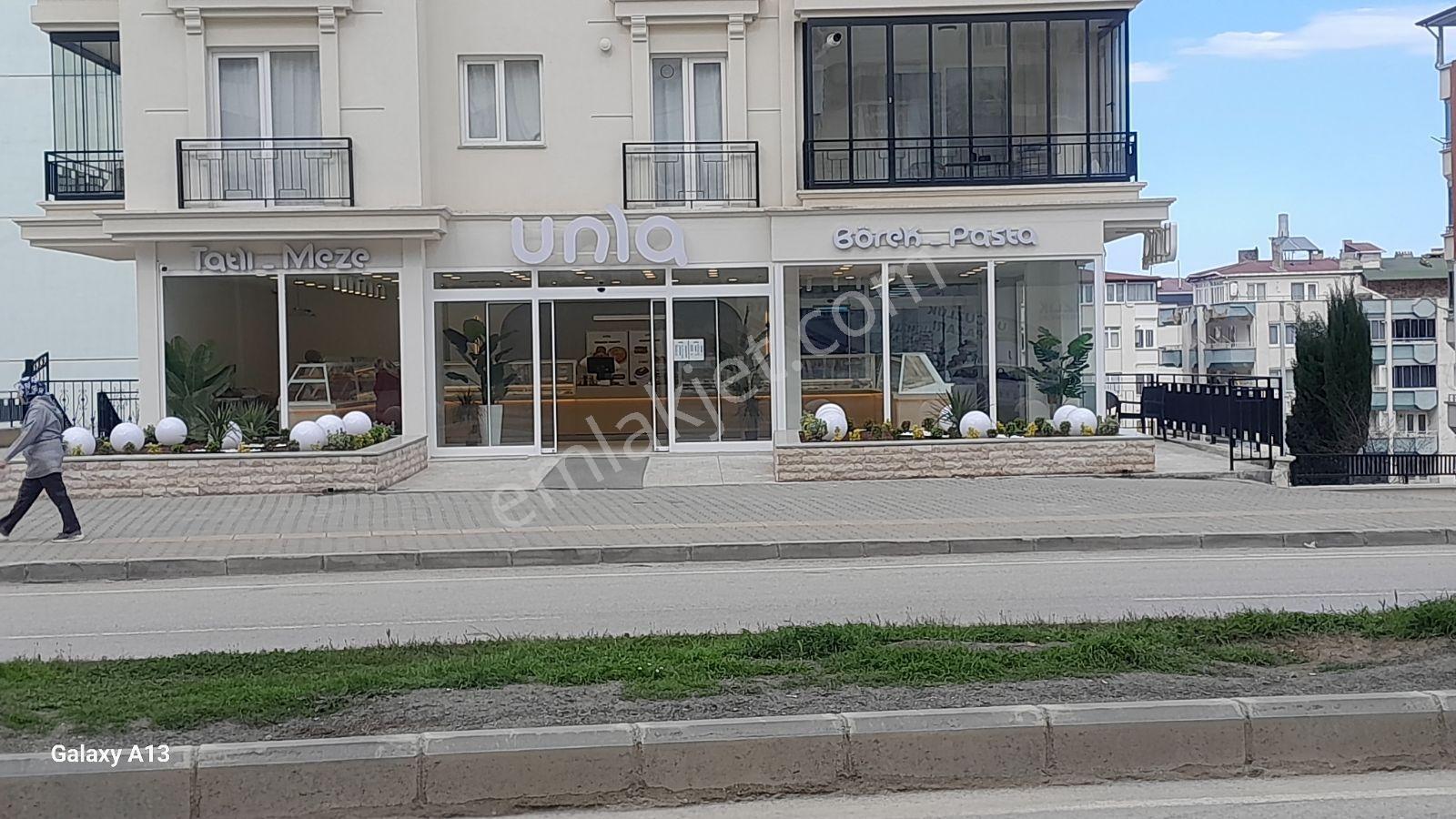 19 Mayıs Bulvarı Kurumsal Kiracılı Satılık 288 M² Köşe Dükkan - Görsel 12