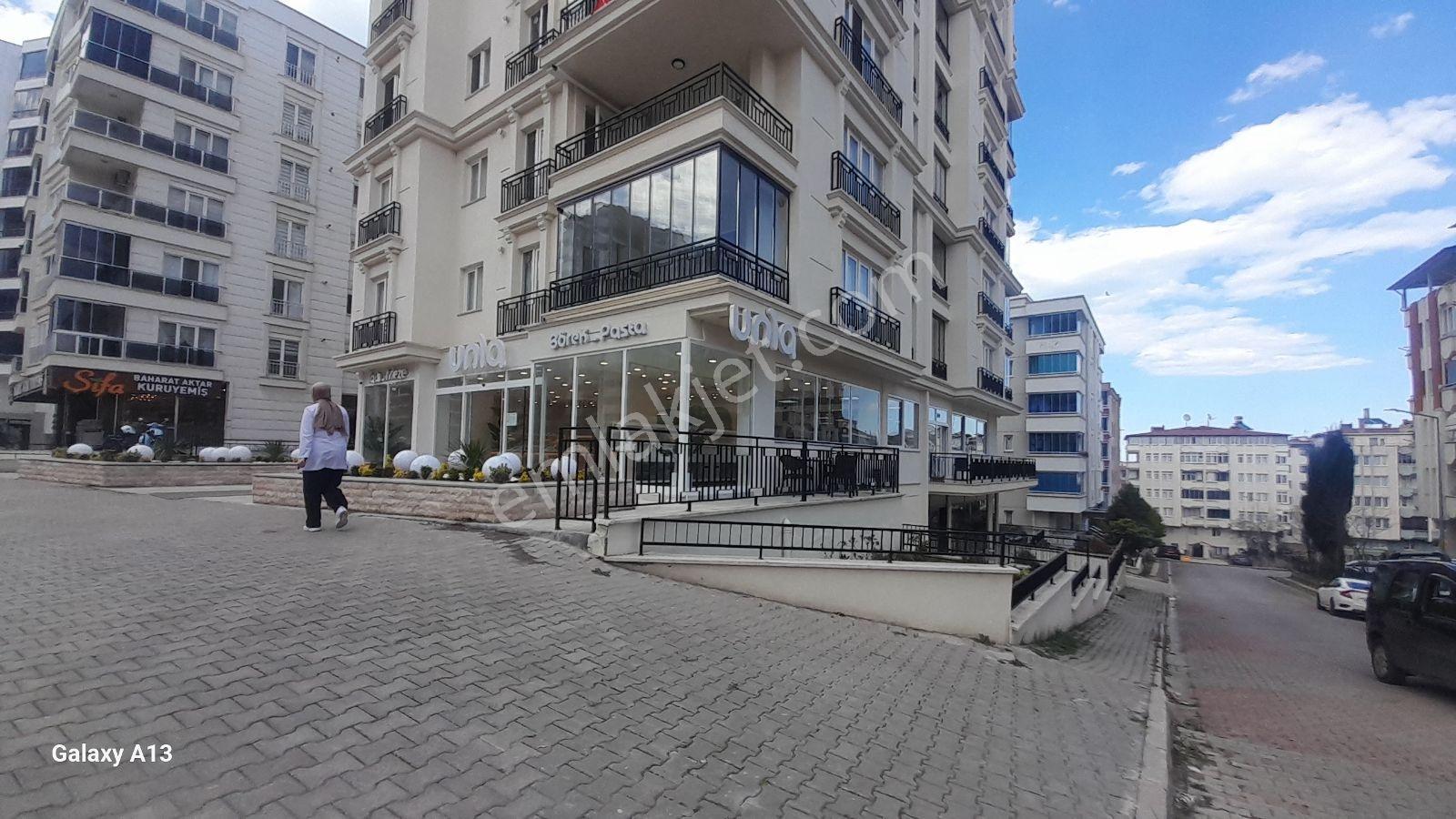 19 Mayıs Bulvarı Kurumsal Kiracılı Satılık 288 M² Köşe Dükkan - Görsel 6