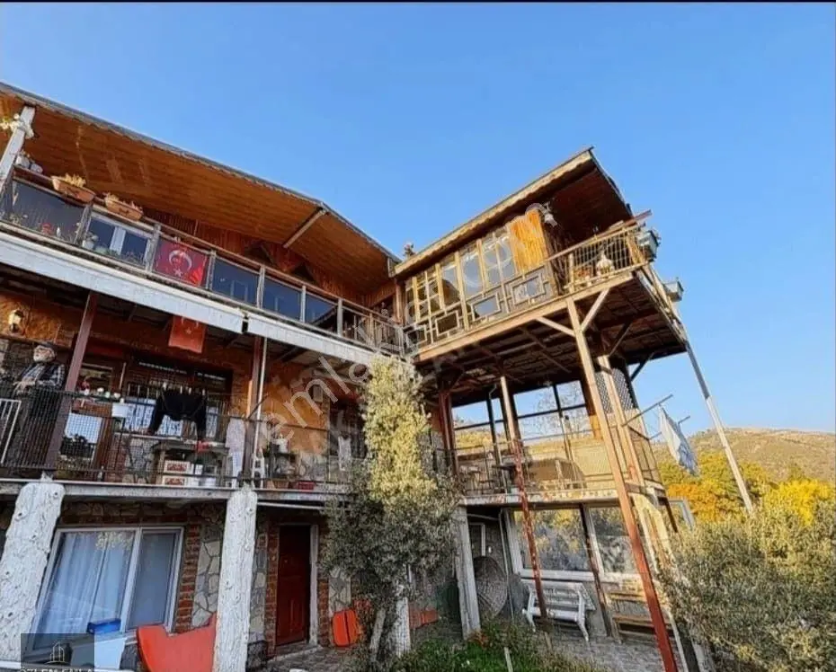 Erdek Tatlısu Tanaşa Bölgesinde Enfes Deniz Manzaralı Yazlık