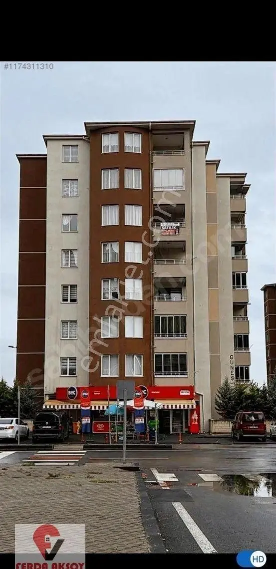 Yakut Mahallesinde Çift Banyolu Geniş Daire
