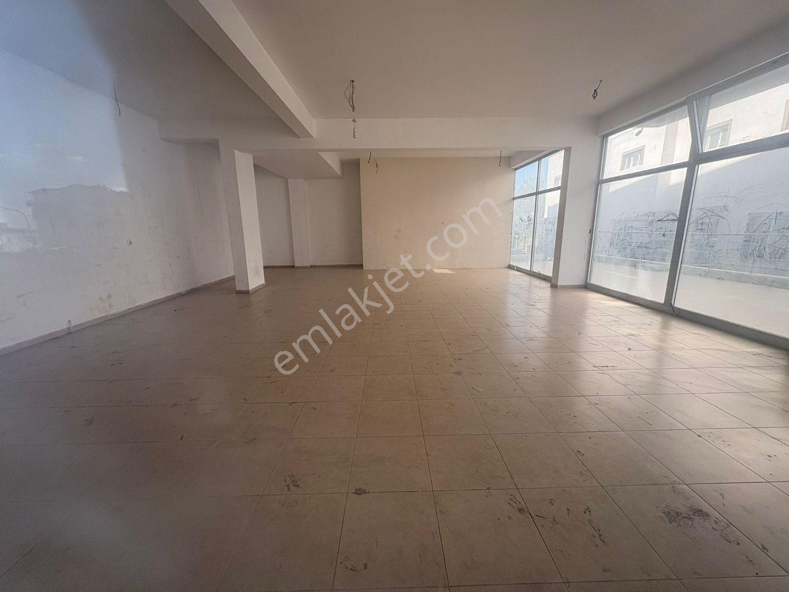 Marka İnşaat Emlak 200m2 Zemin Cadde Üstünde Kiralık Dükkan - Görsel 4
