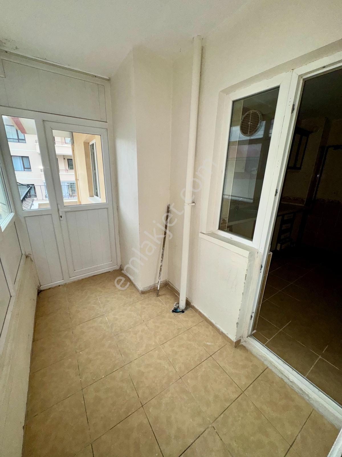 Karşıyakada 3+1 Ara Kat 100m2 Satılık Daire Karadeniz Emlaktan - Görsel 4