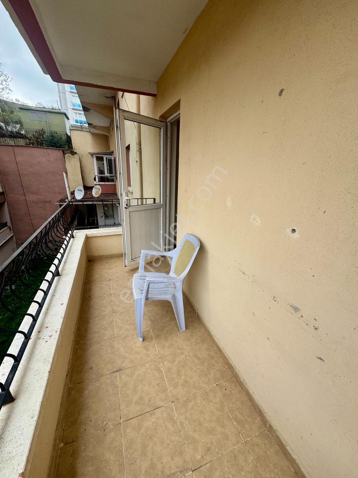 Karşıyakada 3+1 Ara Kat 100m2 Satılık Daire Karadeniz Emlaktan - Görsel 5