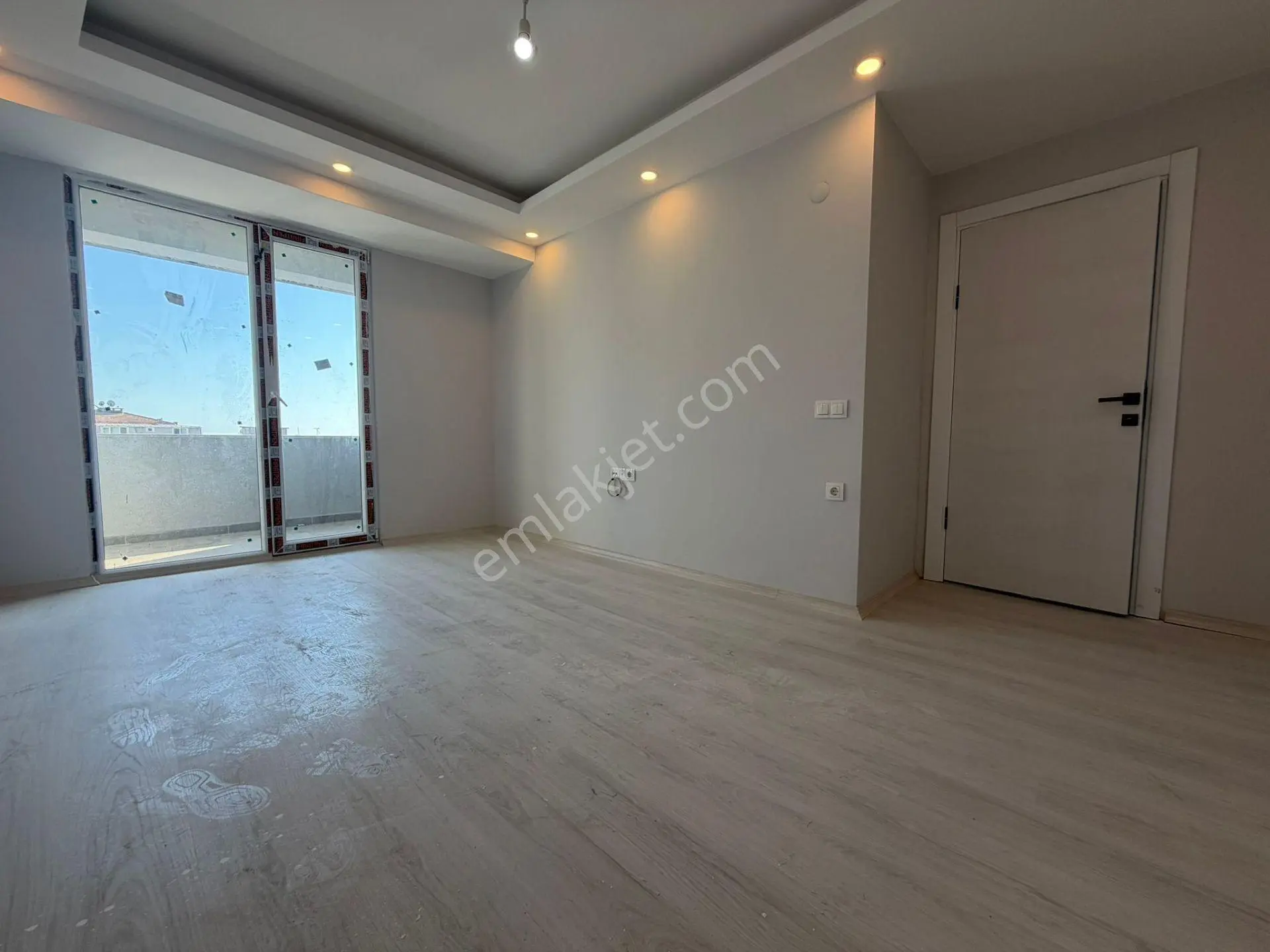 İstanbul House'dan Bahçelievler'de Sıfır Binada 2+1 Ön Cephe - Görsel 3