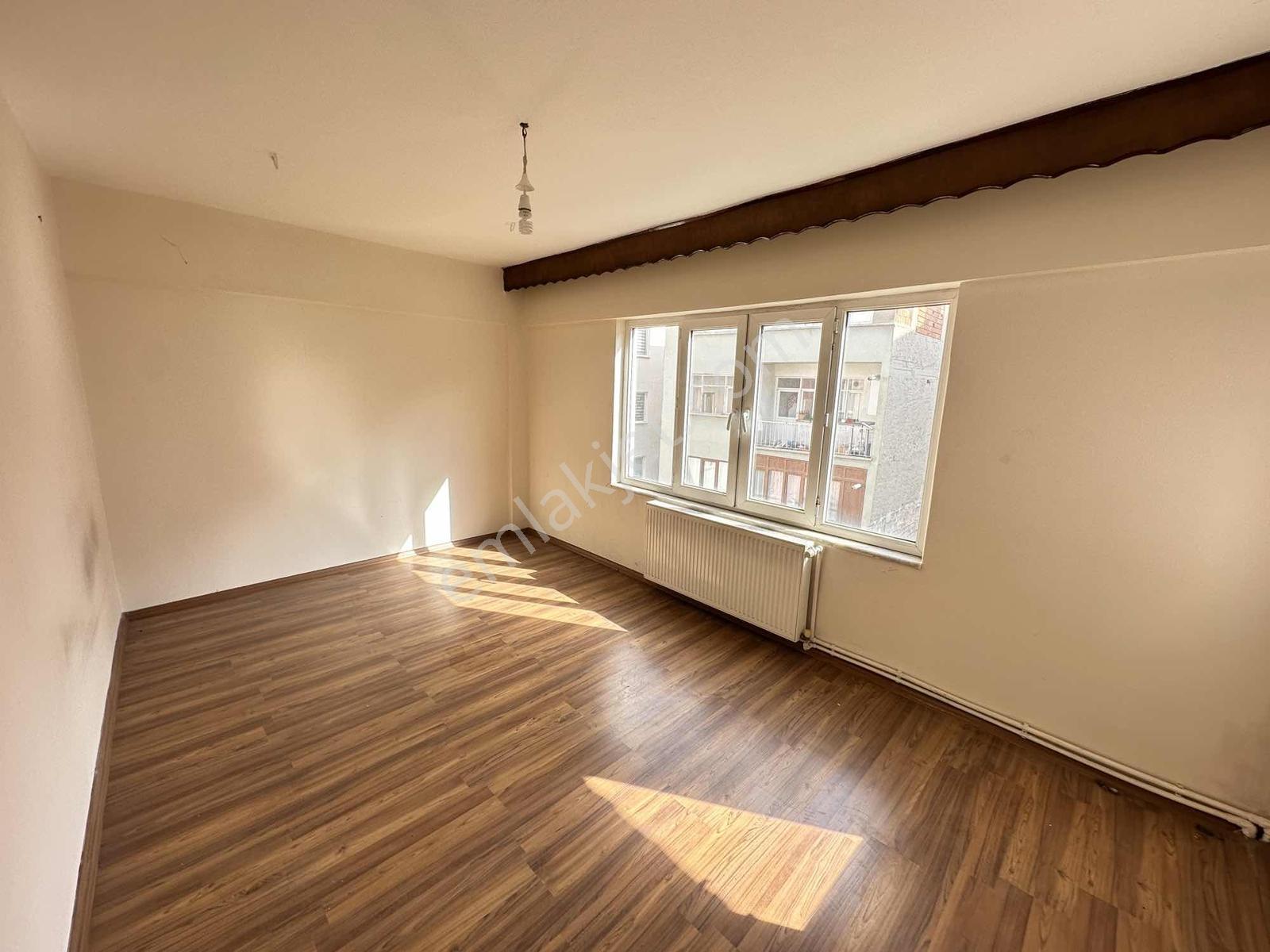 Karaman Pazaryerin Üst Tarafında 130m2 3+1 Kiralık Daire !!!! - Görsel 3