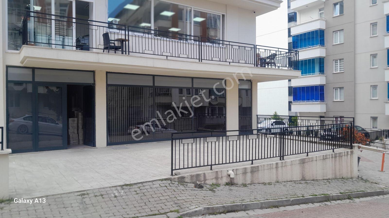 19 Mayıs Bulvarında Prestijli Konumda Satılık 80 M² Köşe Dükkan - Görsel 2