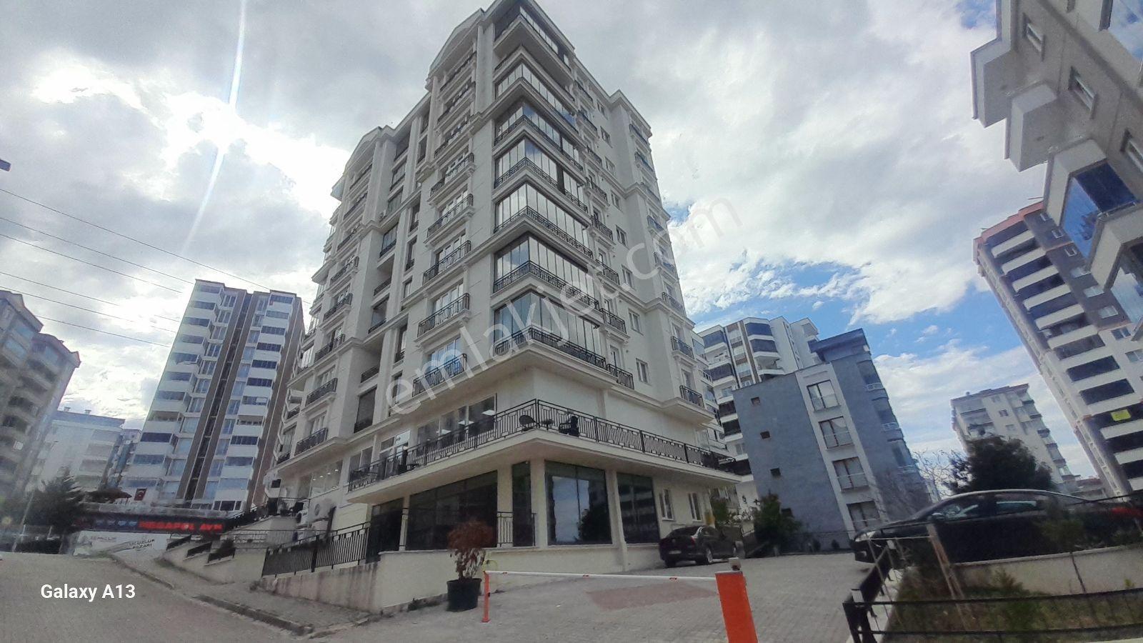 19 Mayıs Bulvarında Prestijli Konumda Satılık 80 M² Köşe Dükkan - Görsel 6
