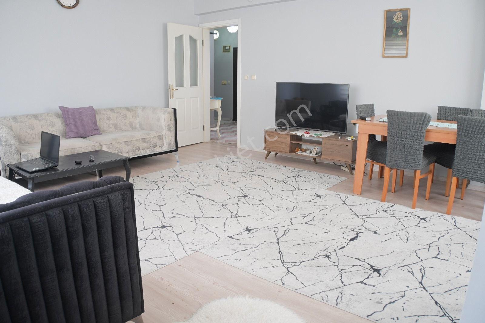 Merkez Bahçelievler Mah. Sitede Doğalgazlı Geniş Önü Açık 3+1