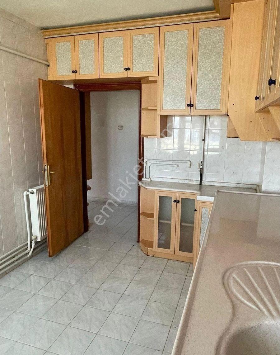 İmir Emlak'tan 3+1 135m2 2.kat Asansörlü Daire - Görsel 4