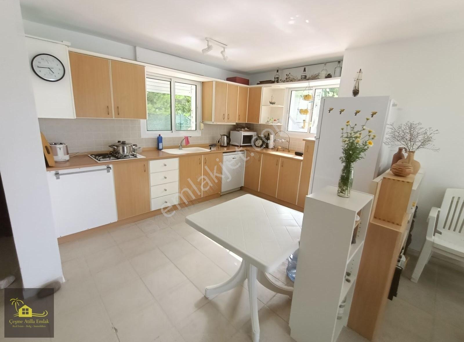Alaçatı'da Eşyalı Kiralık Dubleks Villa Atilla Emlak - Görsel 13