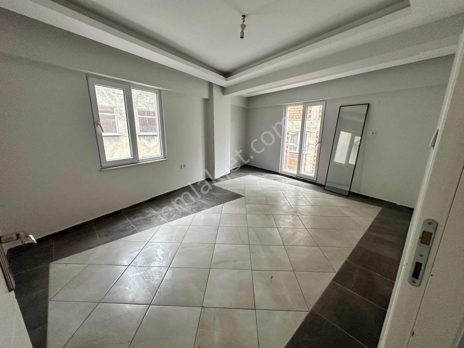 Primehmet Mahallesi Çarşı Merkez Satılık 1+1 Apart Yada Ofis - Görsel 2