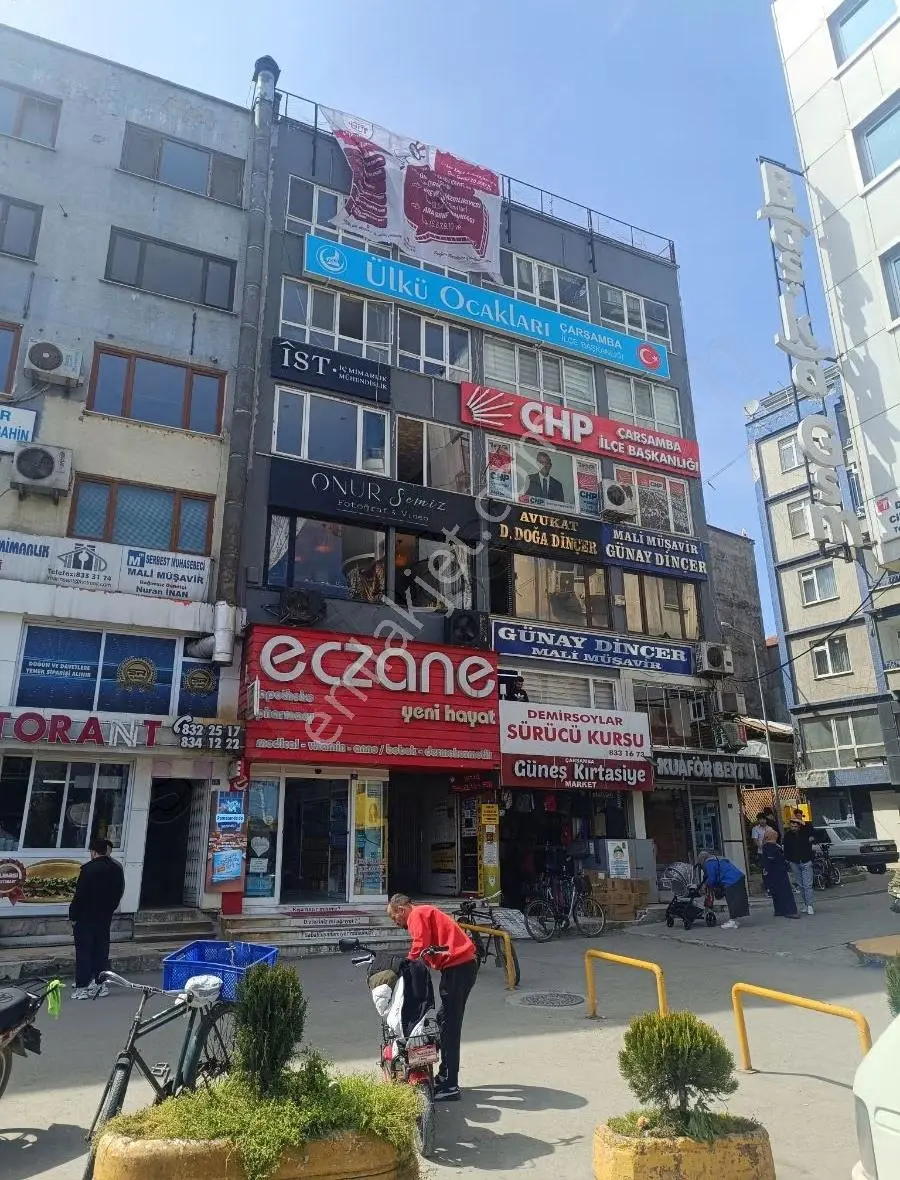 Altıkat Gayrimenkulden Bati Yaka Meydanda Ofis