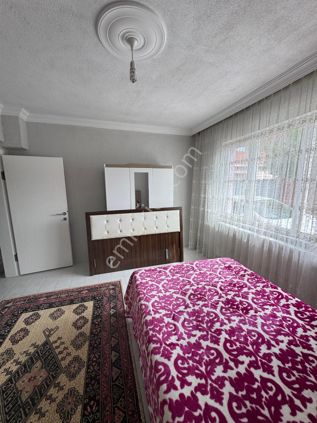 Zeybek Emlaktan Karşıyaka Da Bahçeli 2+1 Dairemiz Kiralıktır - Görsel 24