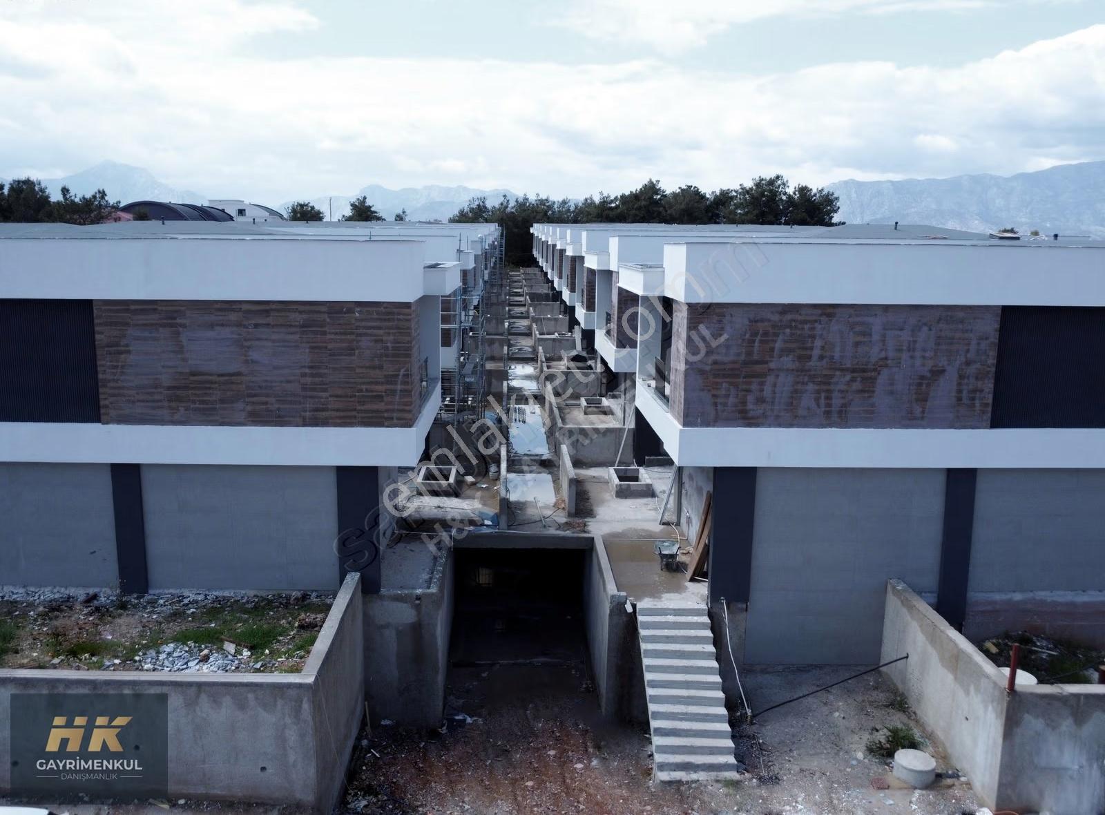 Yeşilbayır'da Site İçi Müstakil Yaşam Fırsatı 7+1 Villa - 597m² - Görsel 23