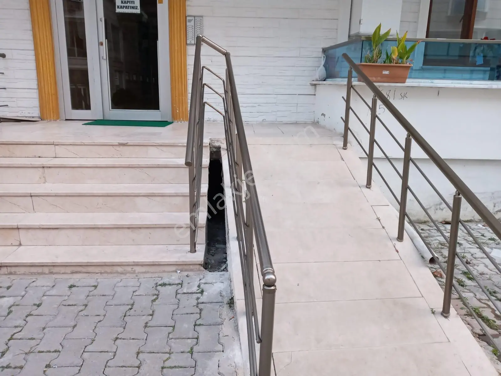 Sahibinden Asansörlü Yeni Binada 1+1 Daire - Görsel 2