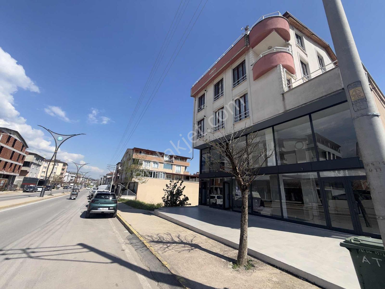 Tarcanlardan Yavuz Sultan Selim De 800 Metre Kare Kiralık Dükkan - Görsel 4