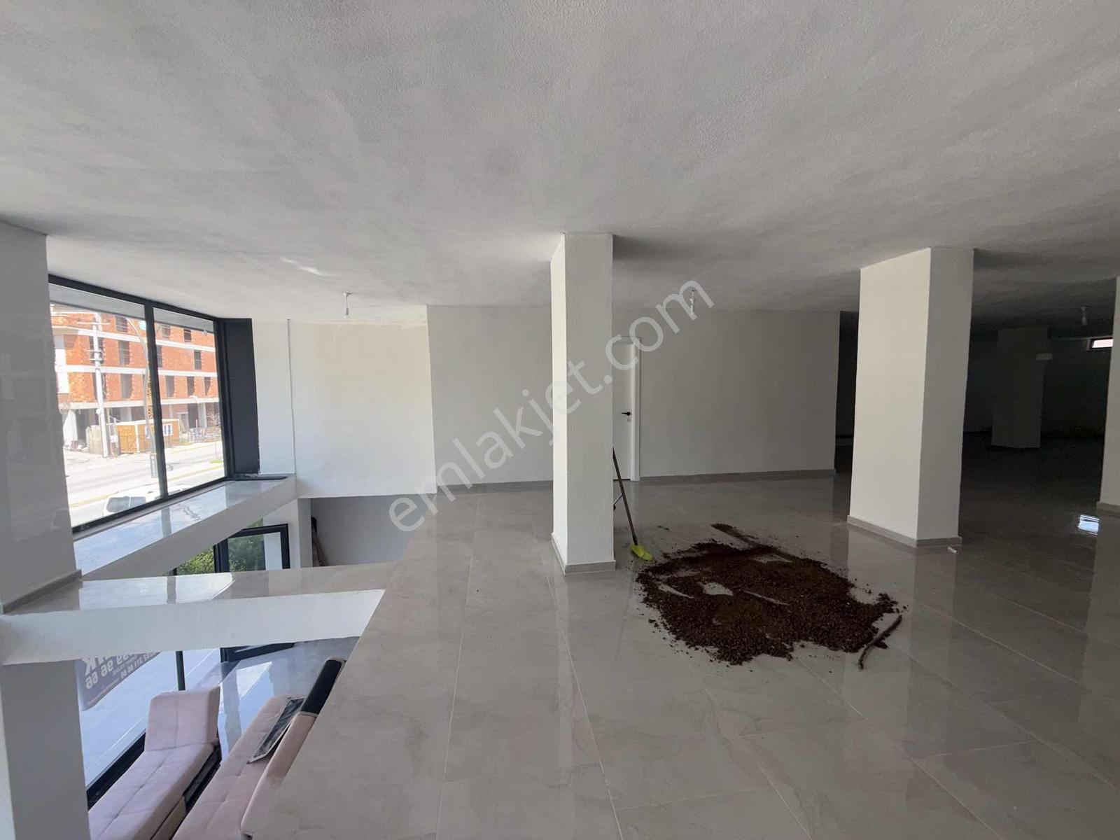 Tarcanlardan Yavuz Sultan Selim De 800 Metre Kare Kiralık Dükkan - Görsel 6