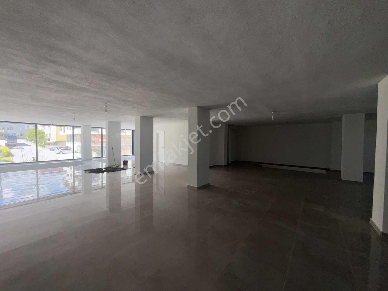 Tarcanlardan Yavuz Sultan Selim De 800 Metre Kare Kiralık Dükkan - Görsel 21