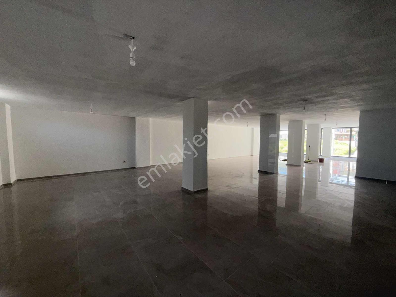 Tarcanlardan Yavuz Sultan Selim De 800 Metre Kare Kiralık Dükkan - Görsel 13