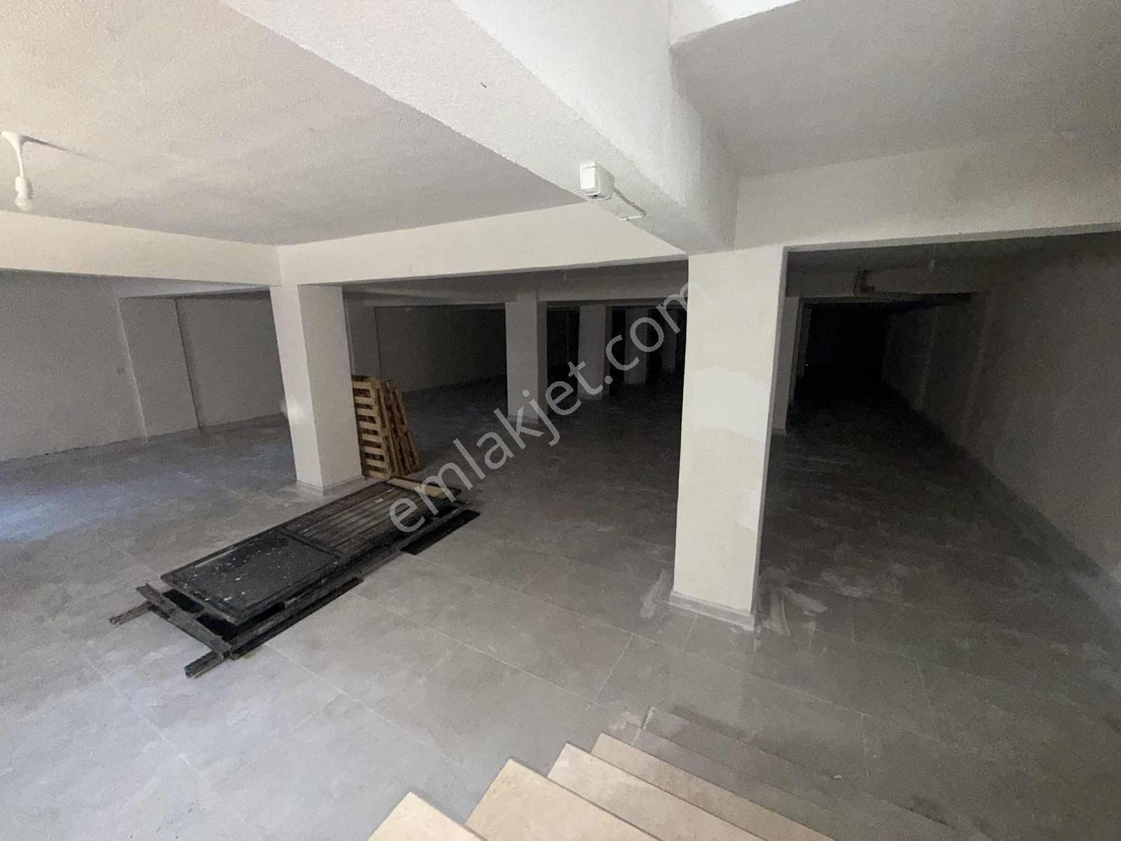 Tarcanlardan Yavuz Sultan Selim De 800 Metre Kare Kiralık Dükkan - Görsel 16