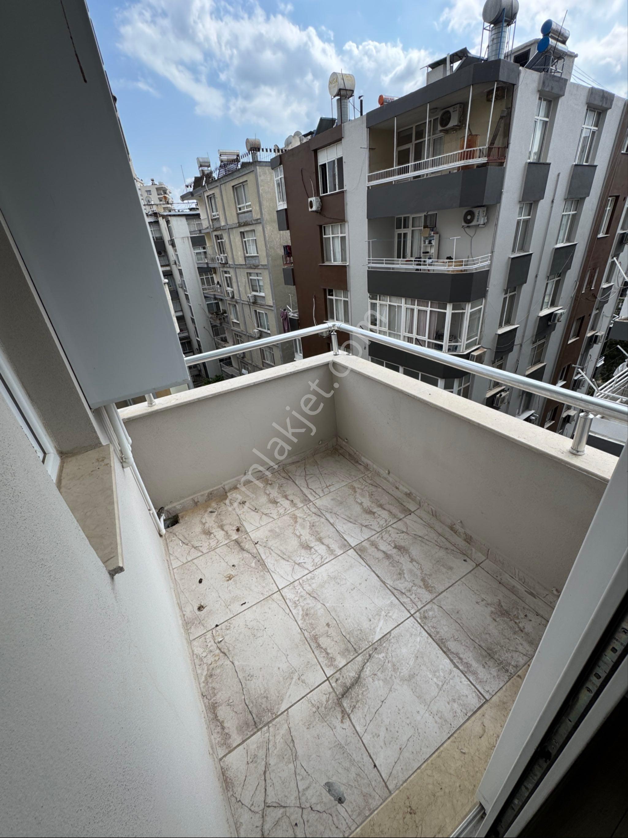 Reşatbey'de Vali Konağı Karşısında 2+1 Açık Mutfak Kiralık Daire - Görsel 17