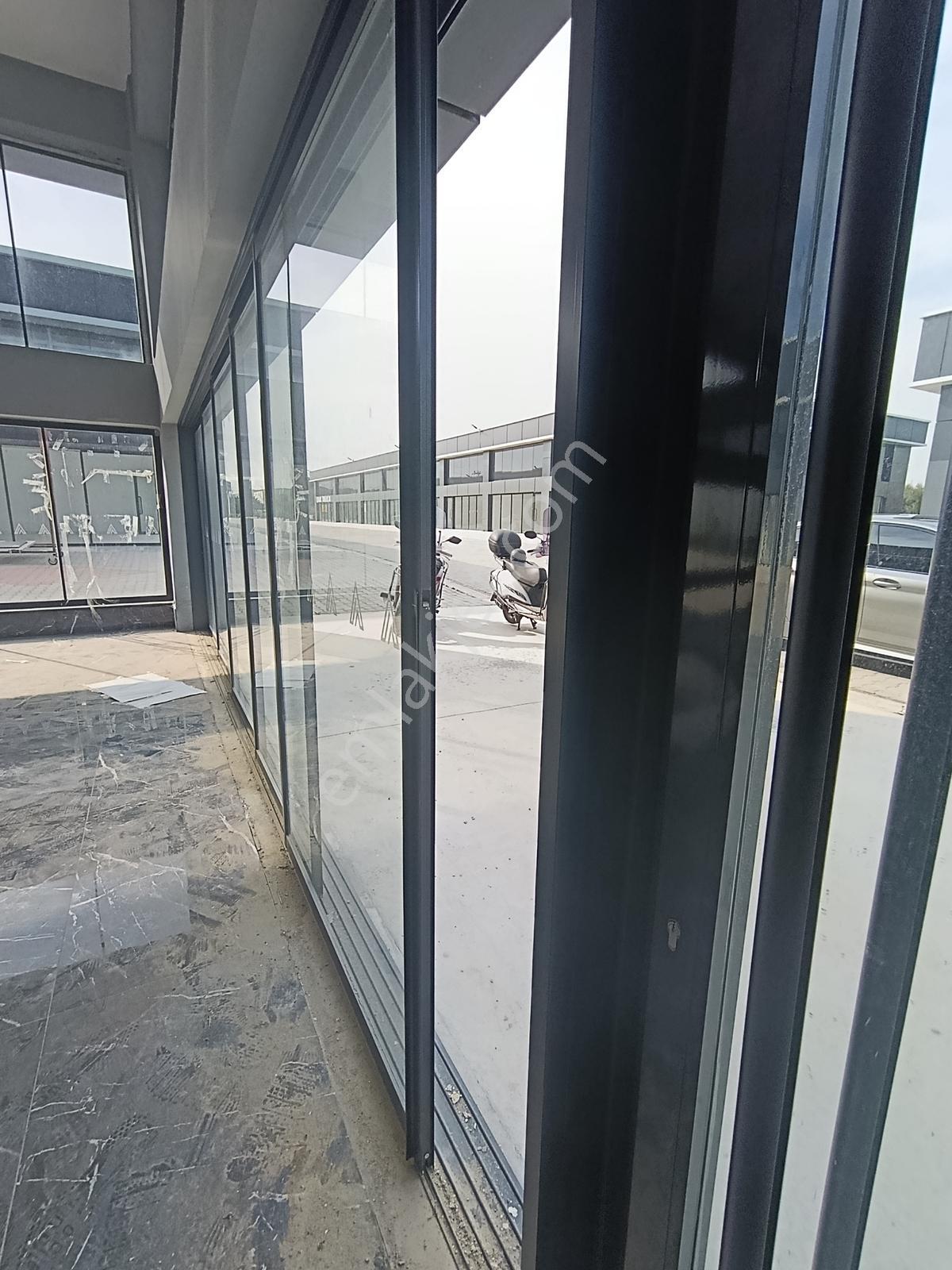 Tire Oto Plaza'da Köşe Konumda Kiralık İşyeri - Görsel 10