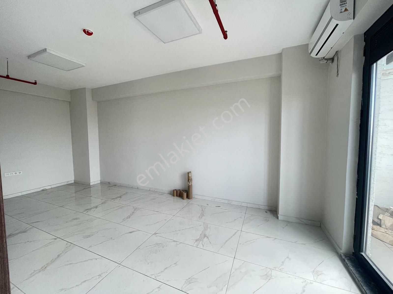 Osmangazide Yalova Yoluna Cephe Satılık Ofis - Görsel 17