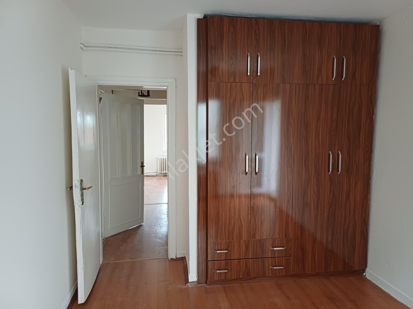 Aşağı Ayrancı Platin Sokakta Kombili Otoparklı Katta Manzaralı 3+1 Kiralık Daire Eids Onaylı - Görsel 23
