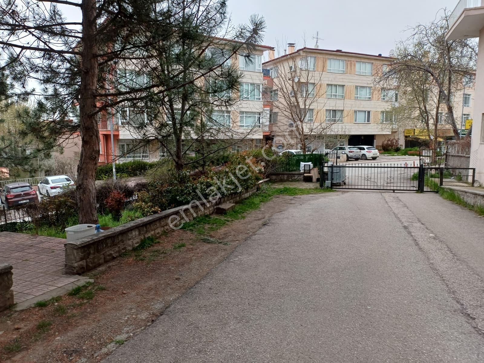 Aşağı Ayrancı Platin Sokakta Kombili Otoparklı Katta Manzaralı 3+1 Kiralık Daire Eids Onaylı - Görsel 40