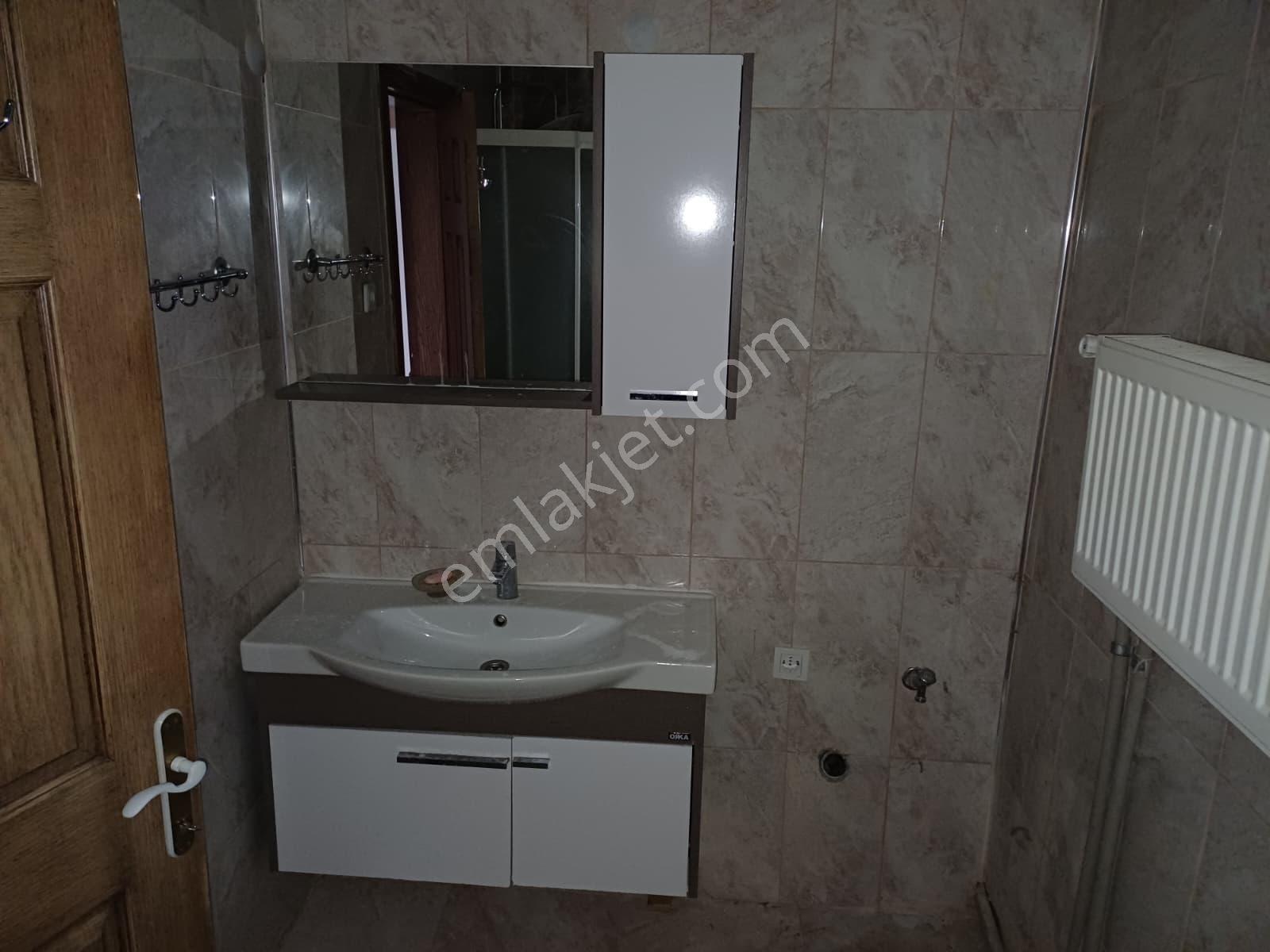 Aşağı Ayrancı Platin Sokakta Kombili Otoparklı Katta Manzaralı 3+1 Kiralık Daire Eids Onaylı - Görsel 15