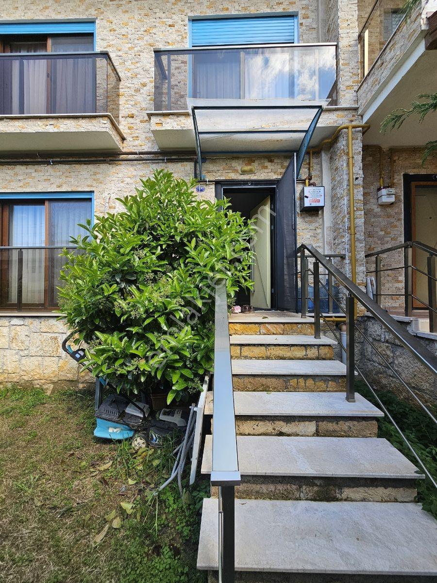 Yeni Foçada Deniz Manzaralı, Teraslı 3+1 Eşyalı Satılık Villa - Görsel 9