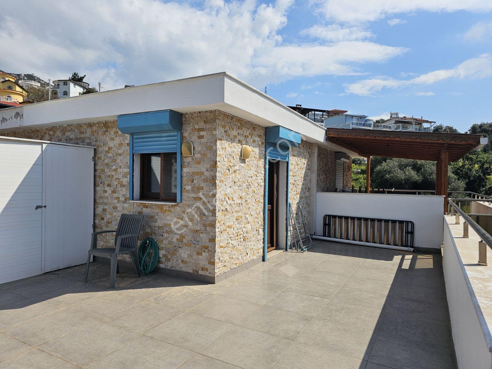 Yeni Foçada Deniz Manzaralı, Teraslı 3+1 Eşyalı Satılık Villa - Görsel 32