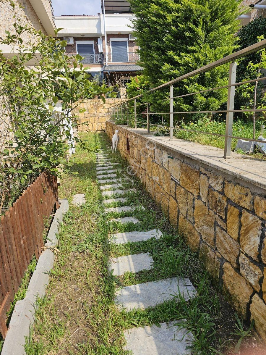Yeni Foçada Deniz Manzaralı, Teraslı 3+1 Eşyalı Satılık Villa - Görsel 20