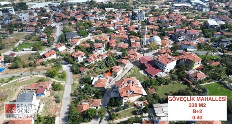 Göveçlik'te İçerisinde 2+1 Ev Bulunan Satılık Arsa