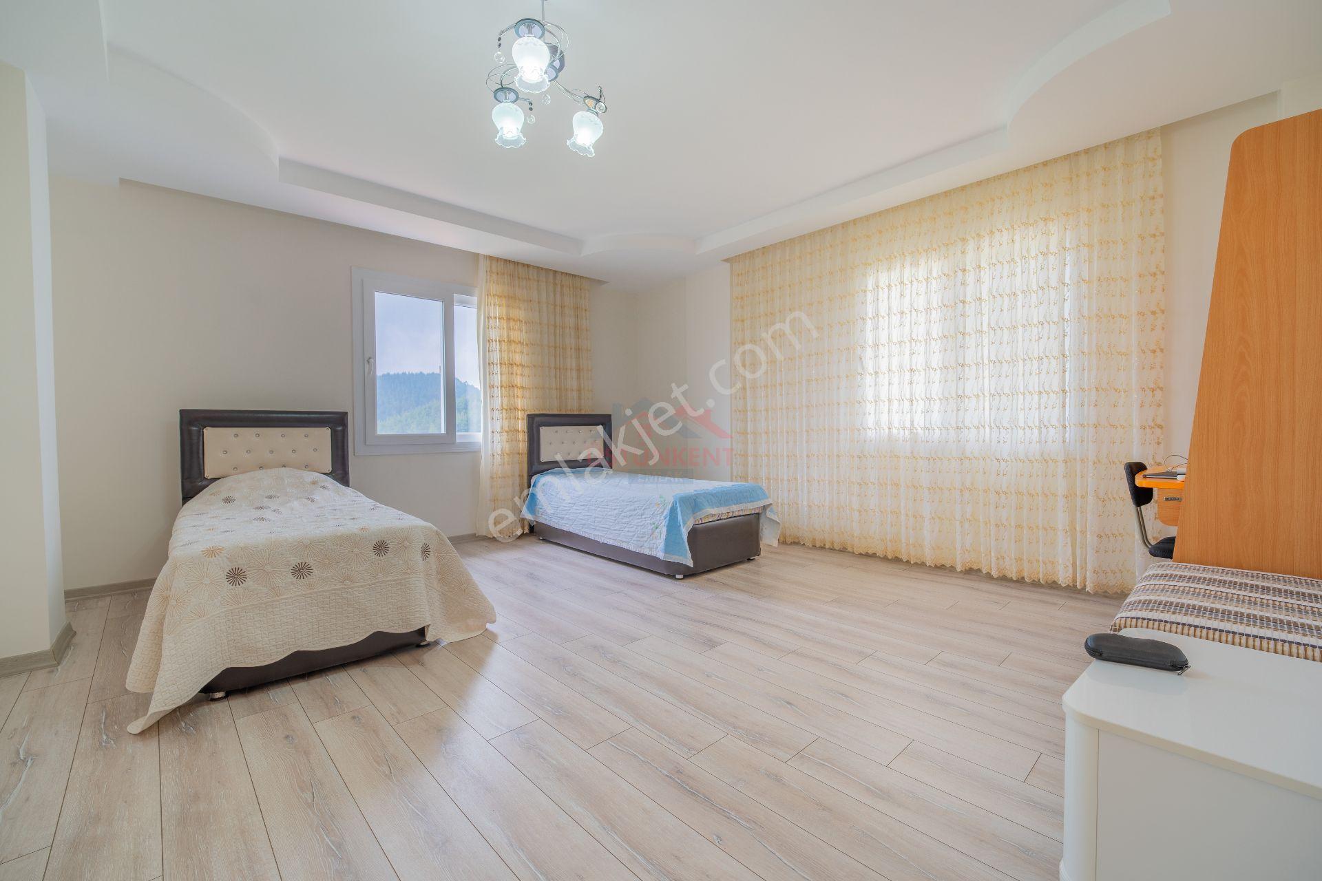 Üstünkent'ten Fındıkpınarında Vadiye Hakim Yapılı Tripleks Villa - Görsel 35