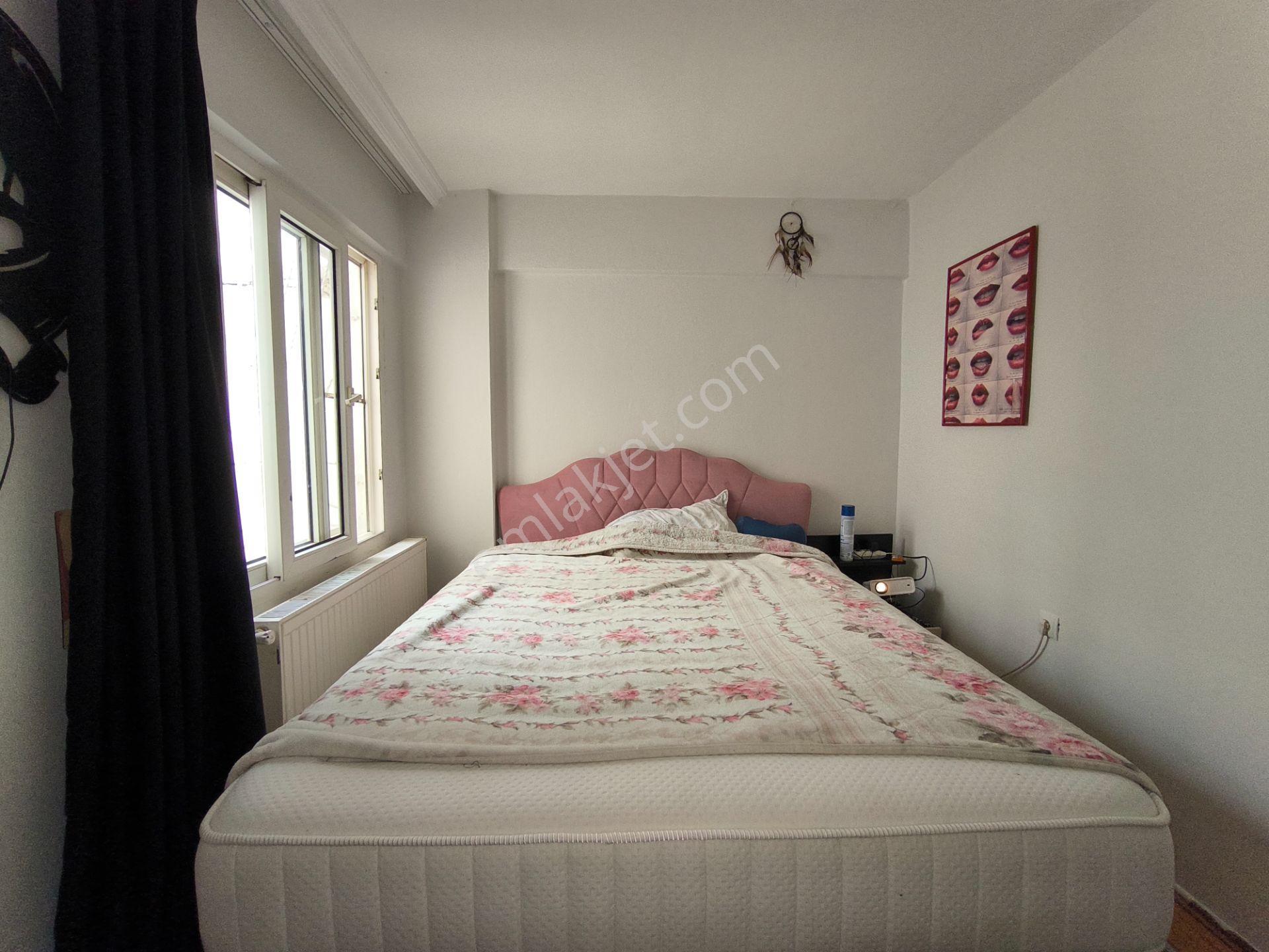 Konak Güzelyalı Merkezi Konumda 3+1 Doğalgaz Balkon Kapalı Mutfak Satılık Daire - Görsel 8