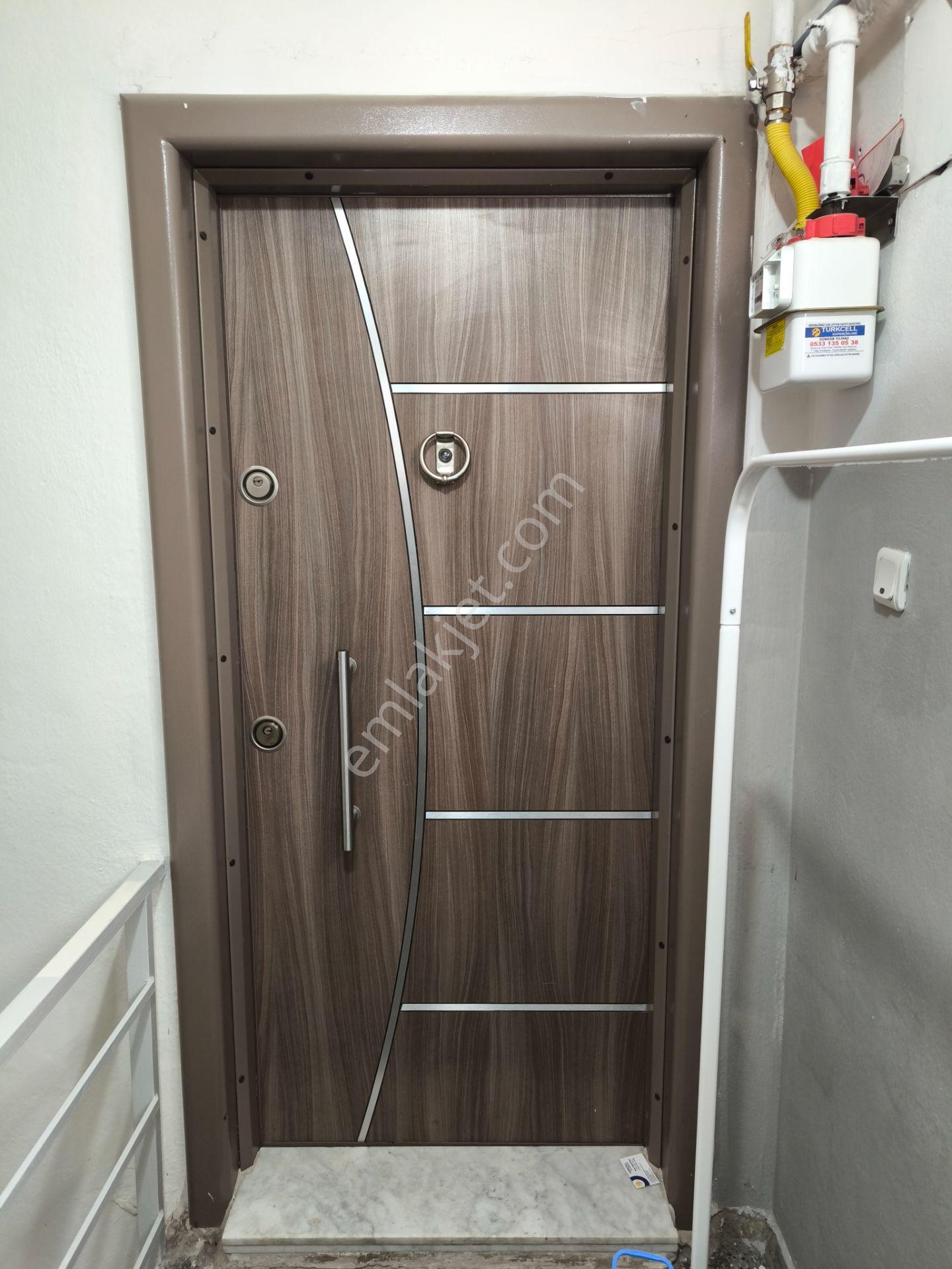 Konak Güzelyalı Merkezi Konumda 3+1 Doğalgaz Balkon Kapalı Mutfak Satılık Daire - Görsel 6