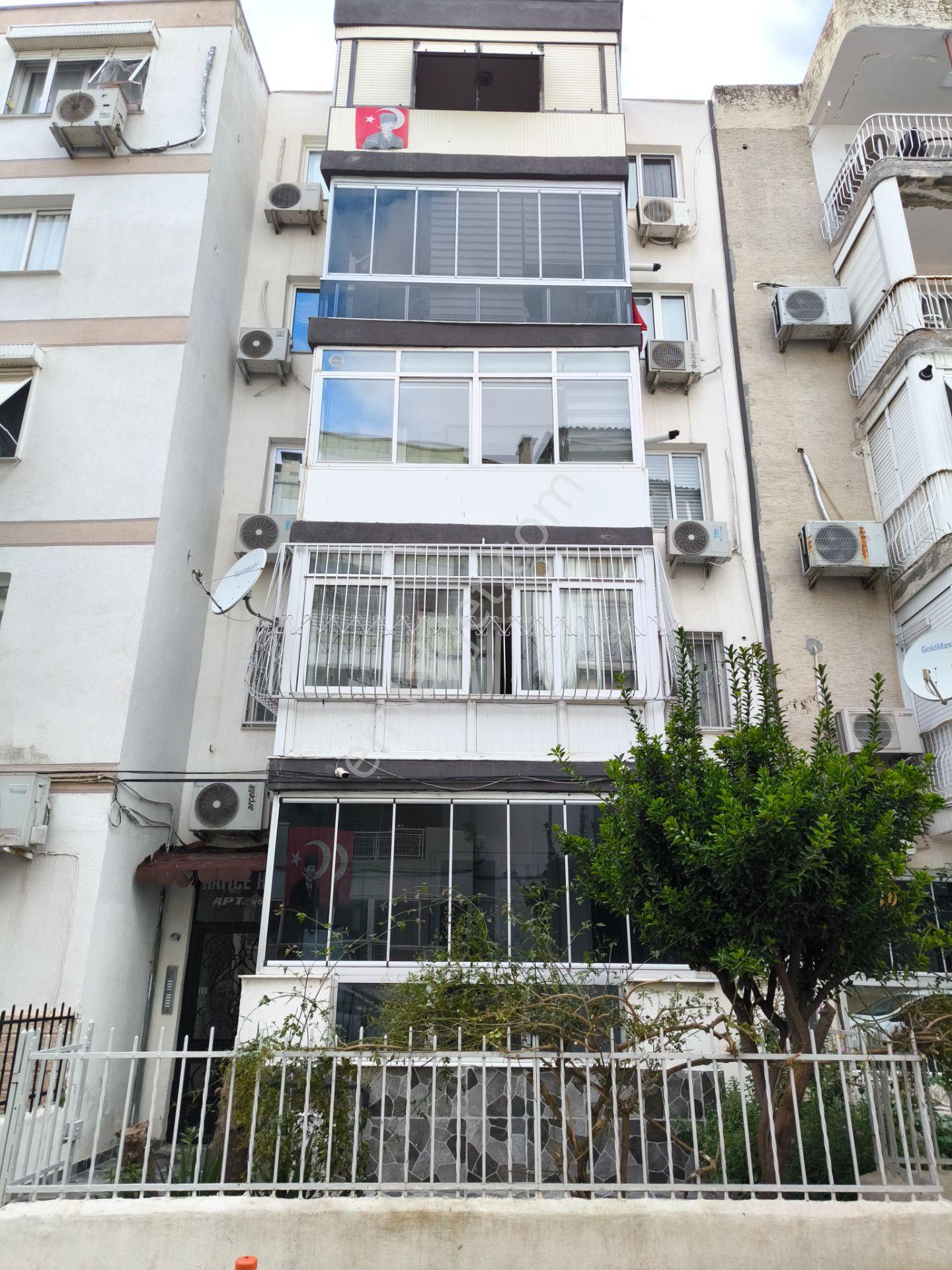 Konak Güzelyalı Merkezi Konumda 3+1 Doğalgaz Balkon Kapalı Mutfak Satılık Daire - Görsel 3