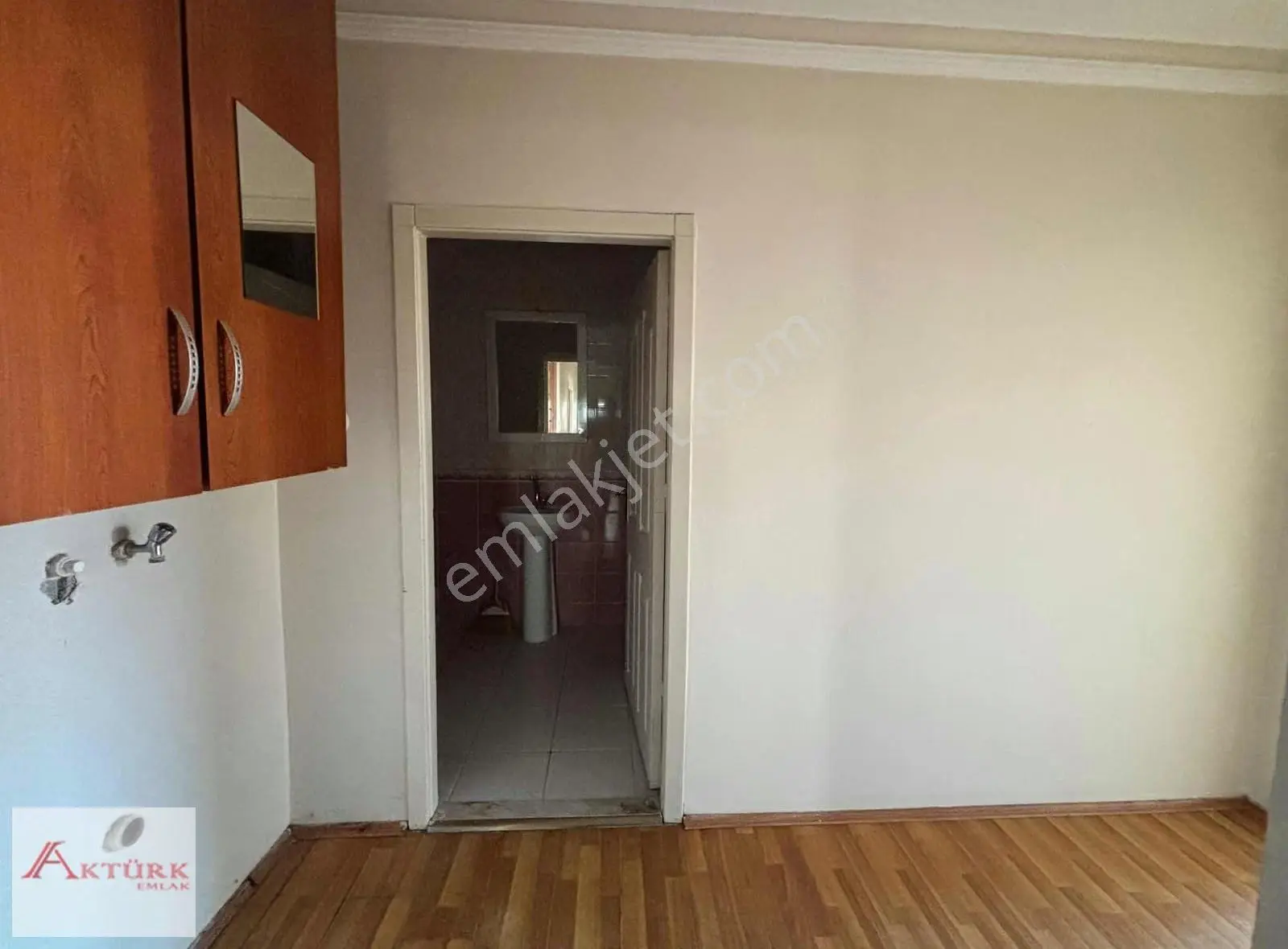 /*aktürk Emlaktan*\3+1 Kök Tapu Katta İskanlı Kombi Petekli - Görsel 3
