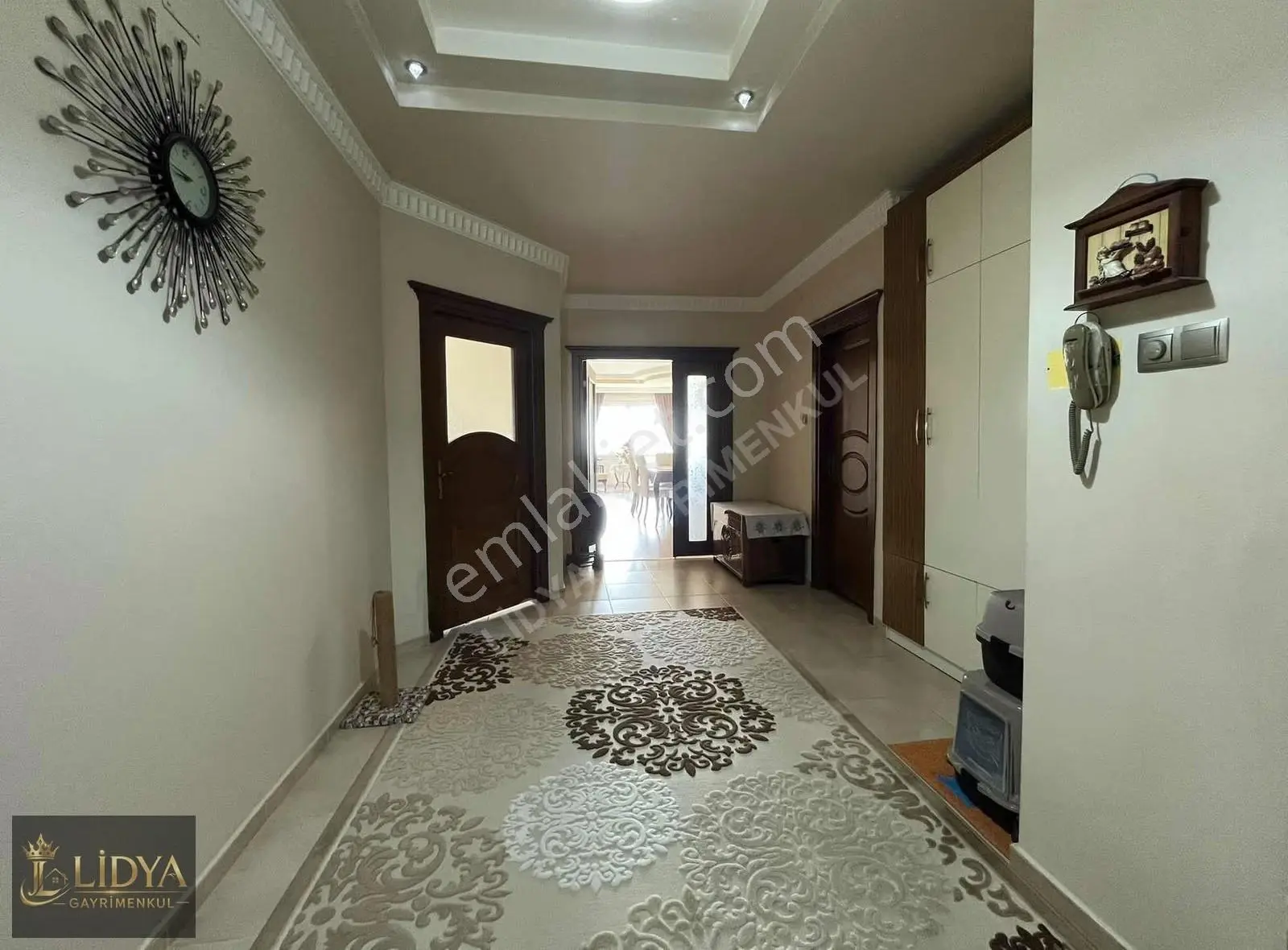 Yukarı Alata'da 240 M2 Satılık 4+1 Daire - Görsel 3