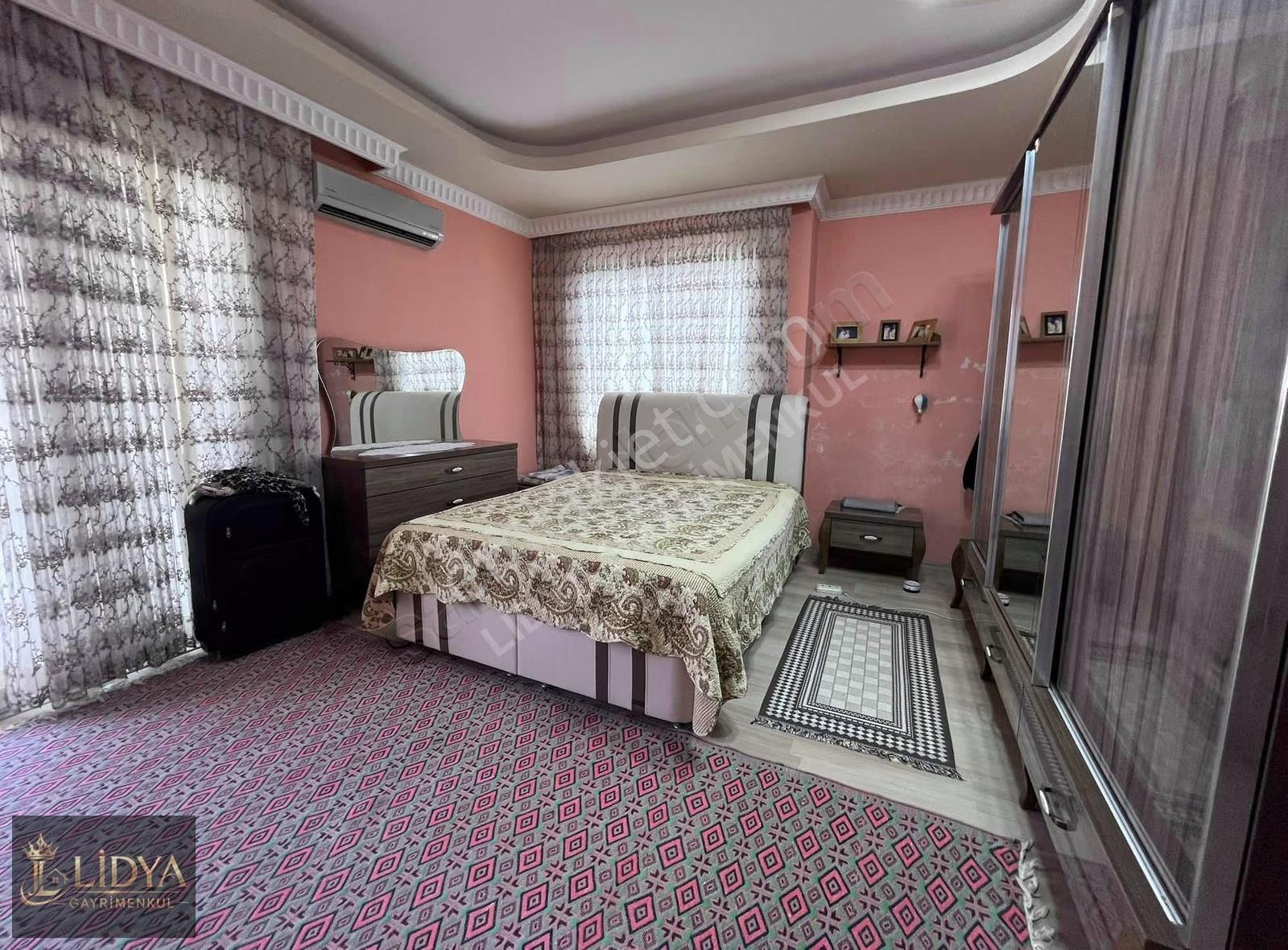 Yukarı Alata'da 240 M2 Satılık 4+1 Daire - Görsel 24