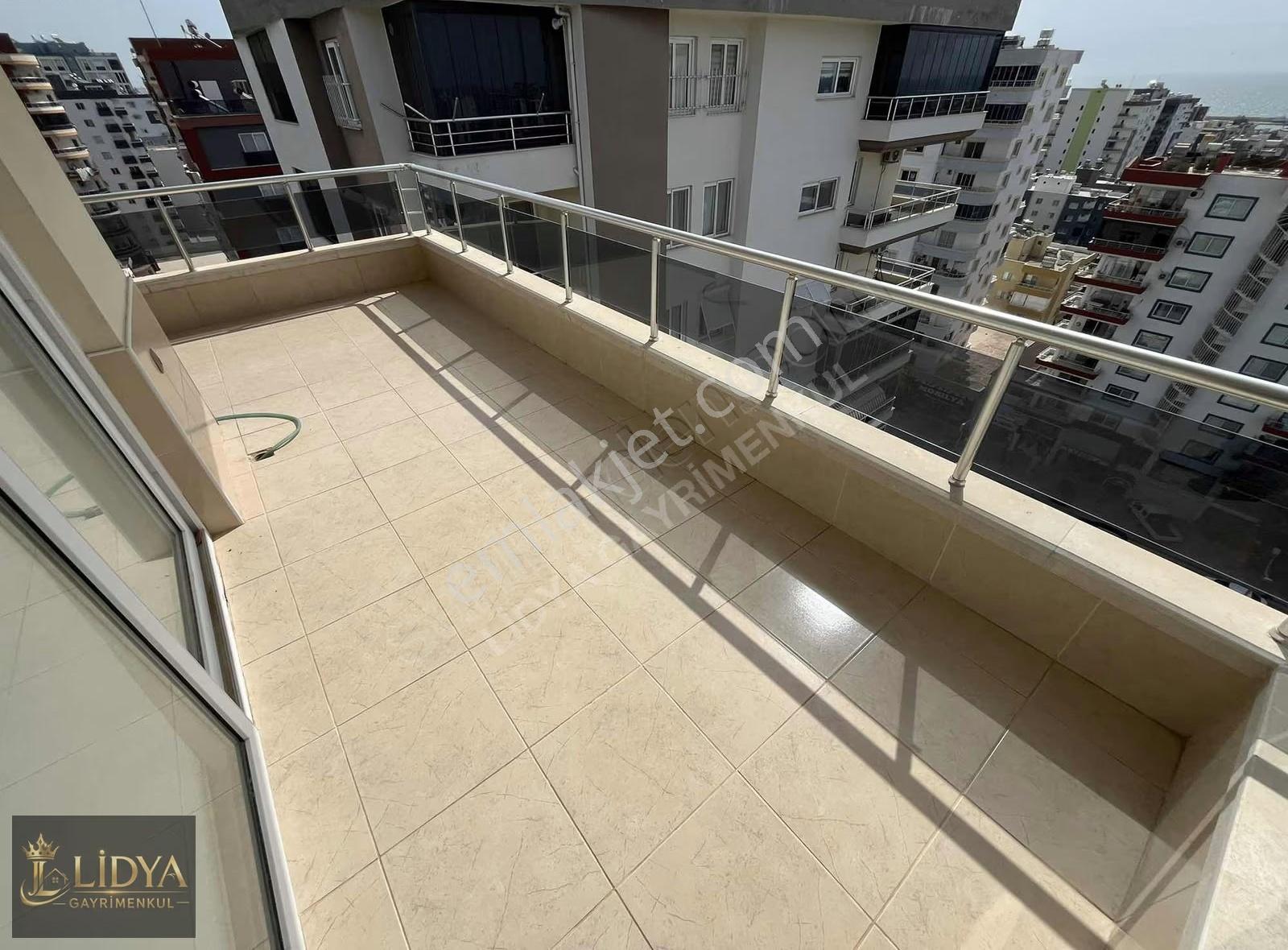 Yukarı Alata'da 240 M2 Satılık 4+1 Daire - Görsel 19