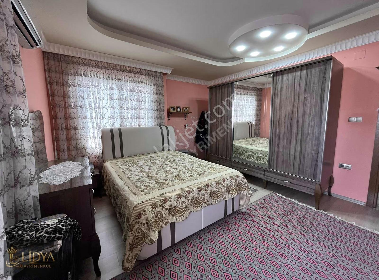 Yukarı Alata'da 240 M2 Satılık 4+1 Daire - Görsel 6