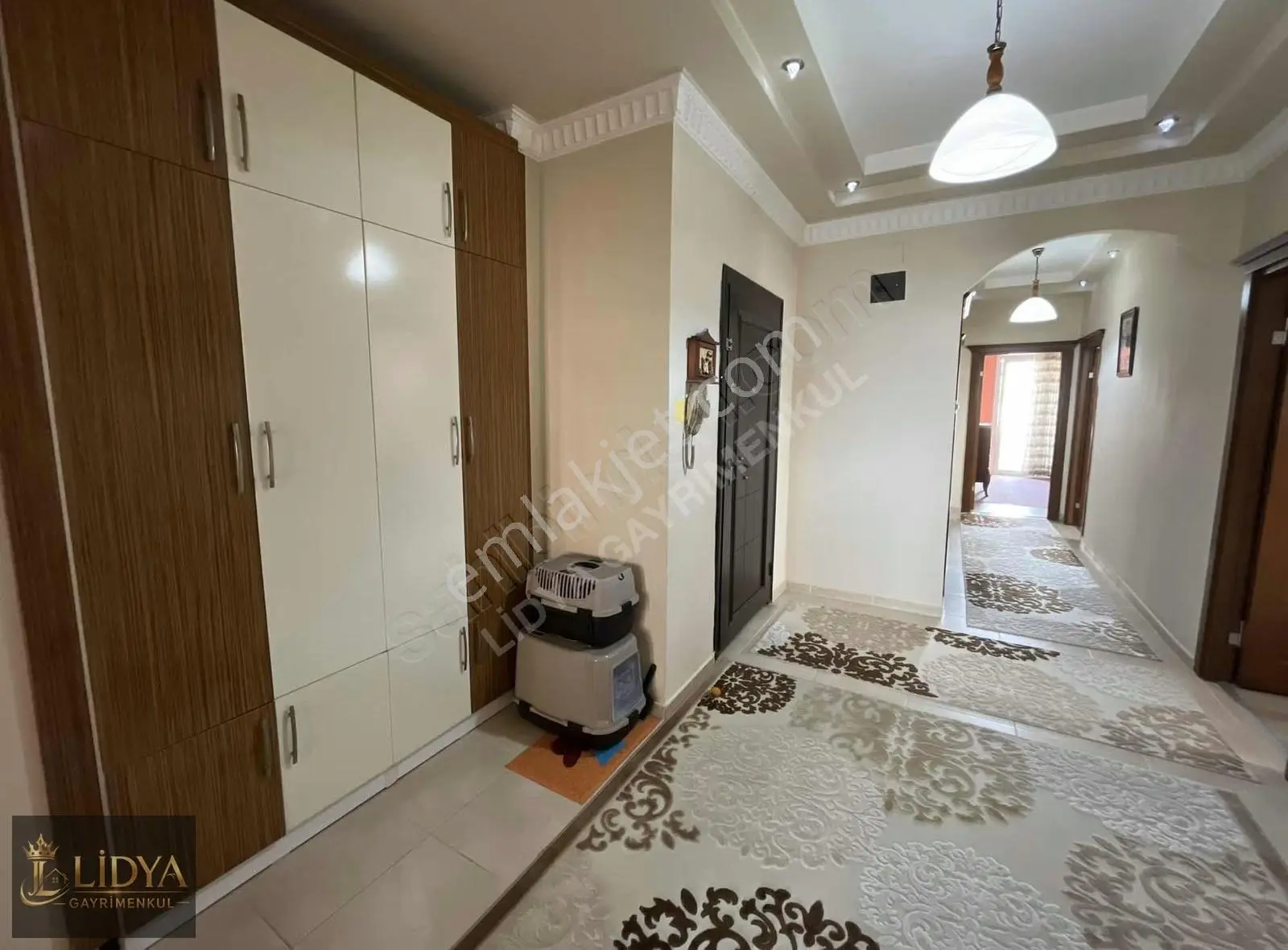 Yukarı Alata'da 240 M2 Satılık 4+1 Daire - Görsel 2