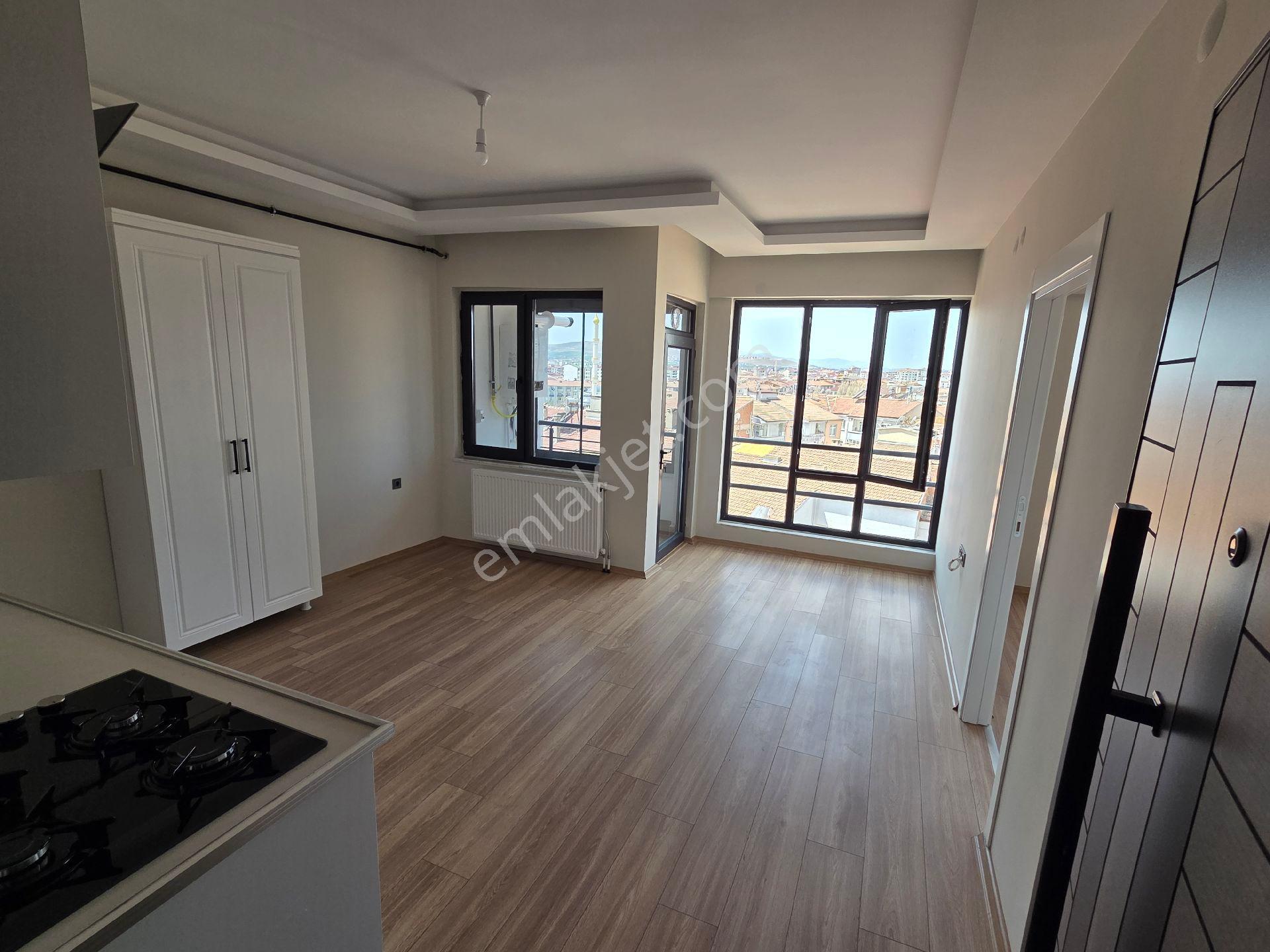 Depizito Yok! Şehir Merkezinde Kültür Parka Yakın Sıfır 1+1 Kiralık Daire - Görsel 4
