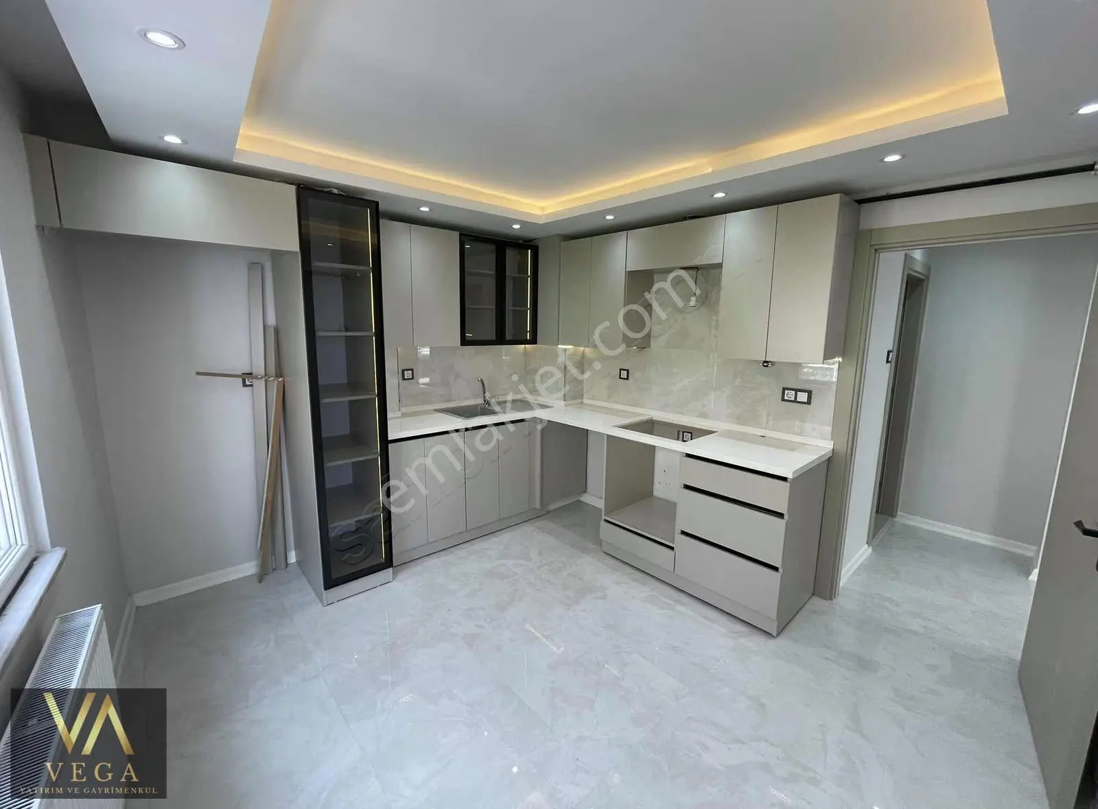 Peker Mah. Satılık 2+1 Kapalı Mutfaklı Full Lüks Daire