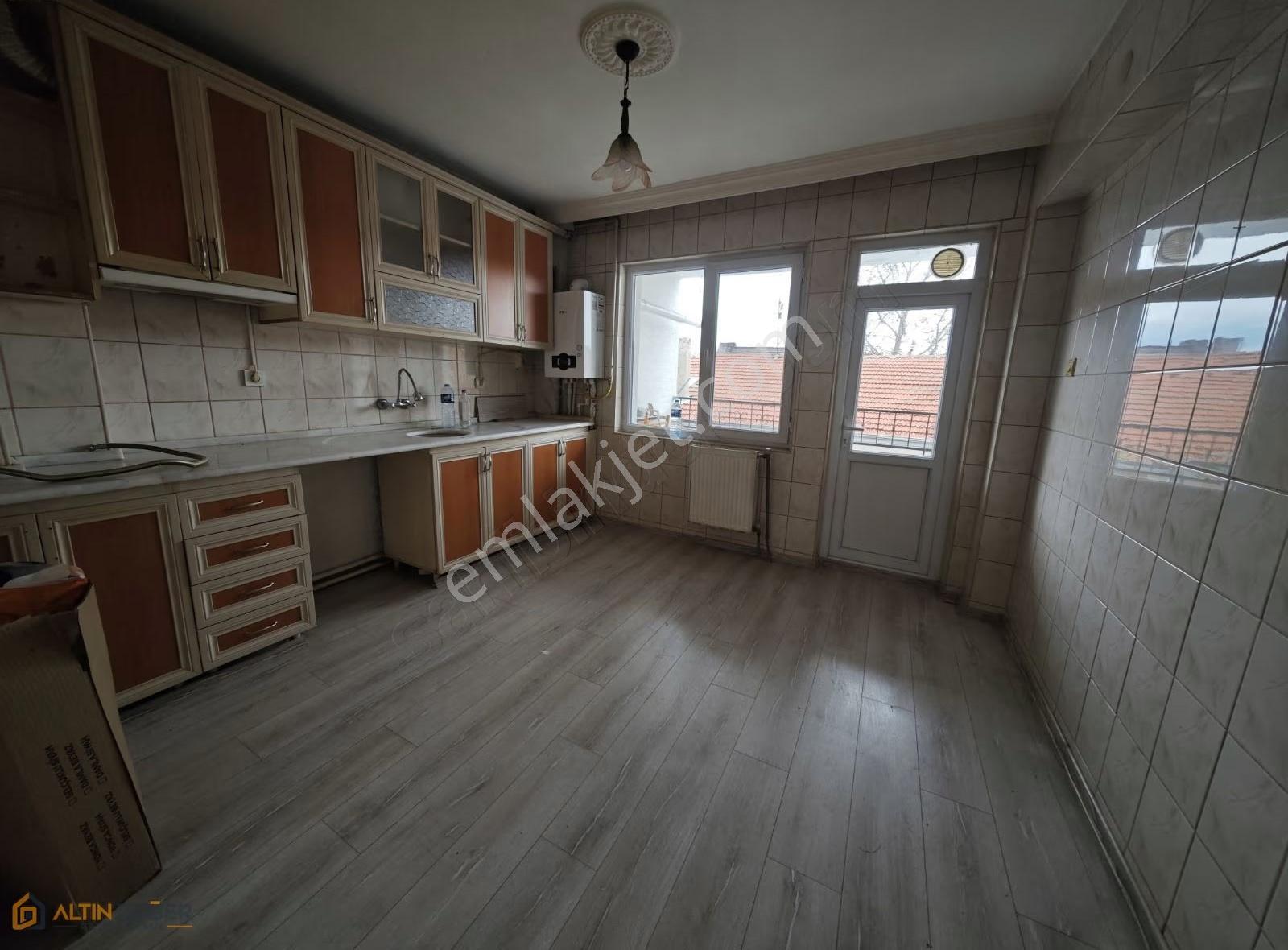 Kurtuluşta Odaları Bağımsız 3+1 Kiralık Daire