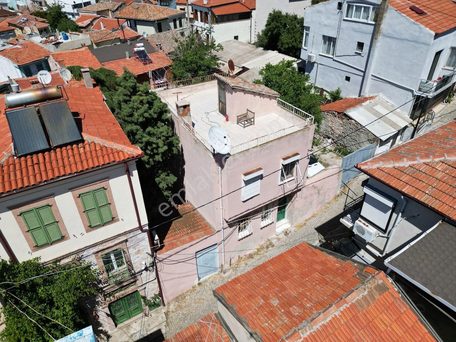 Ayvalık Merkez'de Satılık Müstakil Ev Ve Arsa - Görsel 5