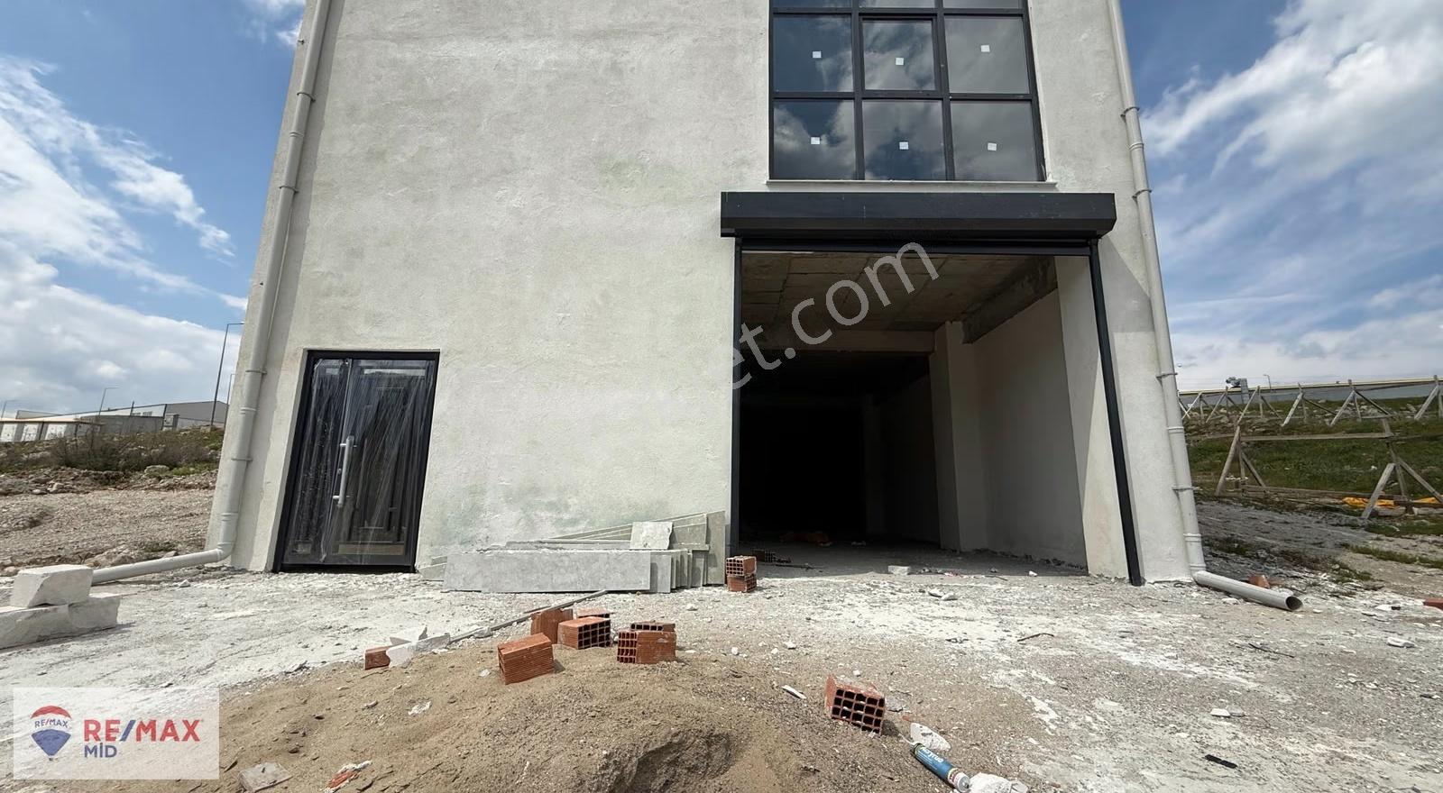 Remax Midden Satılık 900 M2 Atatepede Üç Katlı Ticari - Görsel 14